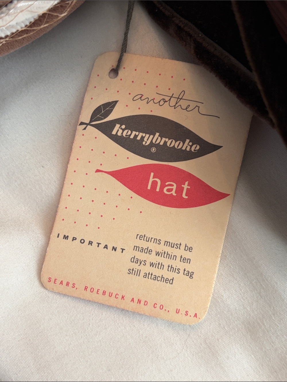 1950s Veil Hat Lot Of 2 Dark Brown NWT + Light Brown, Orange & White Pillbox - Picture 4 of 4